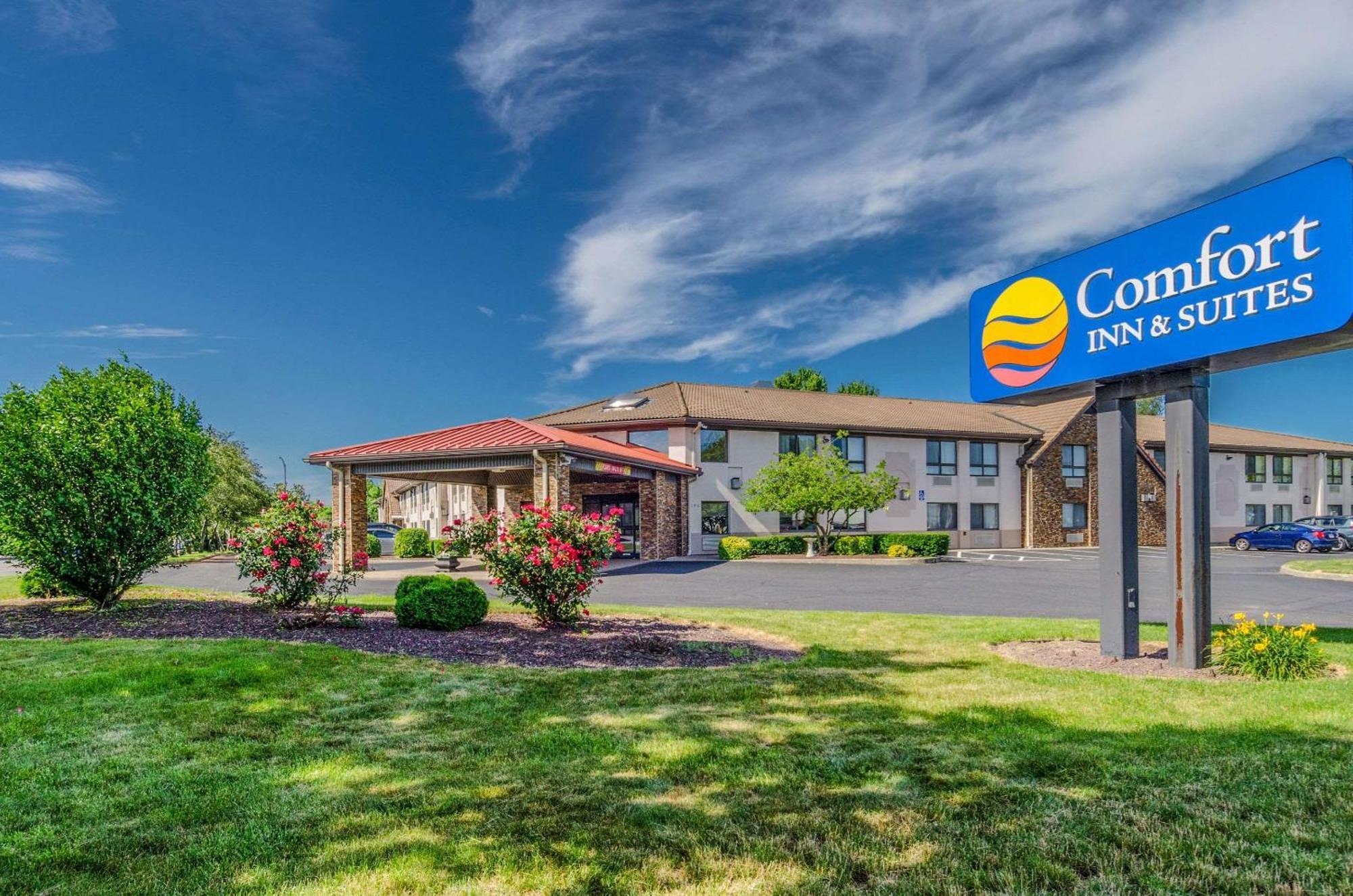 Comfort Inn & Suites West Springfield Exterior foto